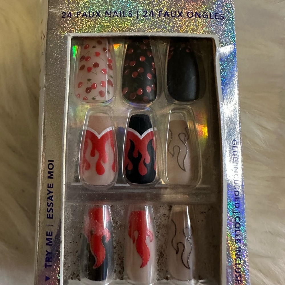 🩷5/$10 Flame Design Faux Nails Set